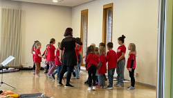 Kinderchor und Flötenkinder