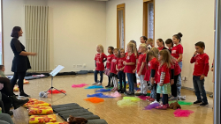 Kinderchor und Flötenkinder